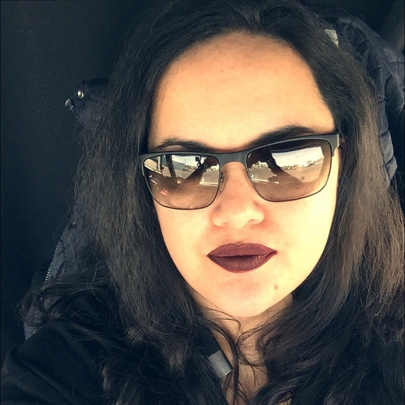 Meet your Posher, Alice - Picture 1 of 1